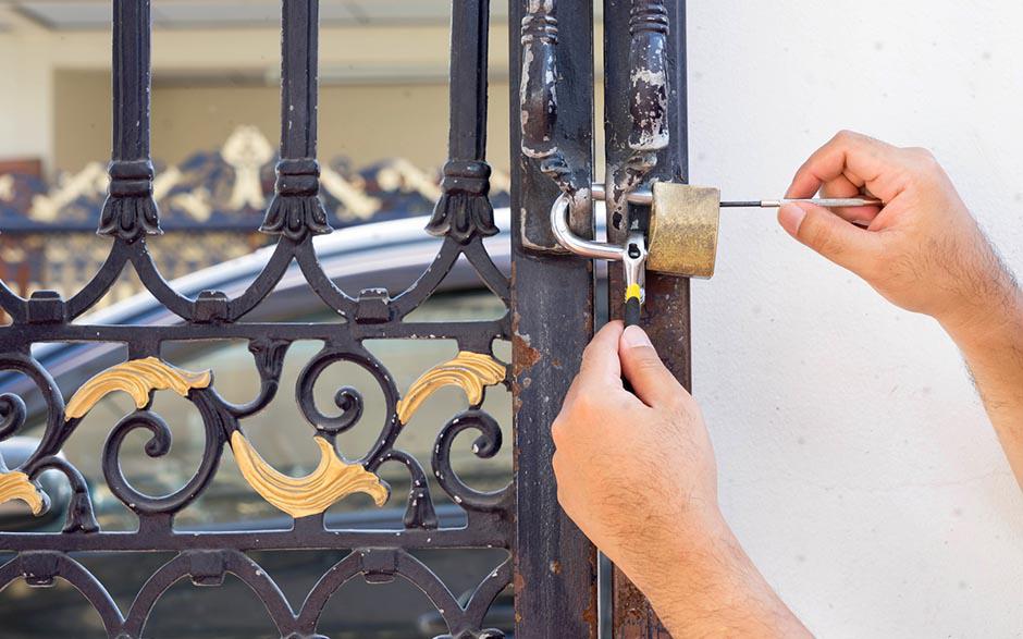 ouverture de porte claquée serrurier Évry