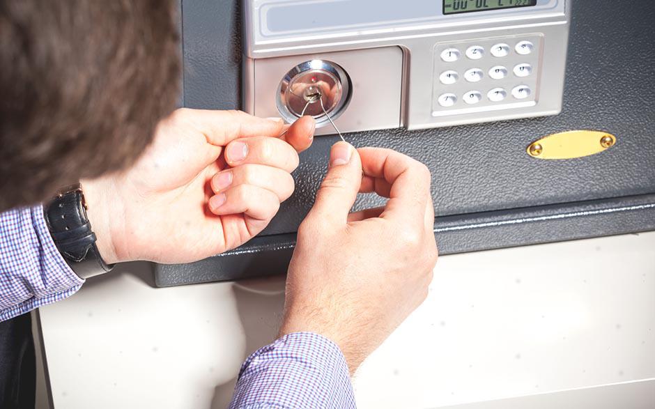 ouverture de porte claquée serrurier Évry