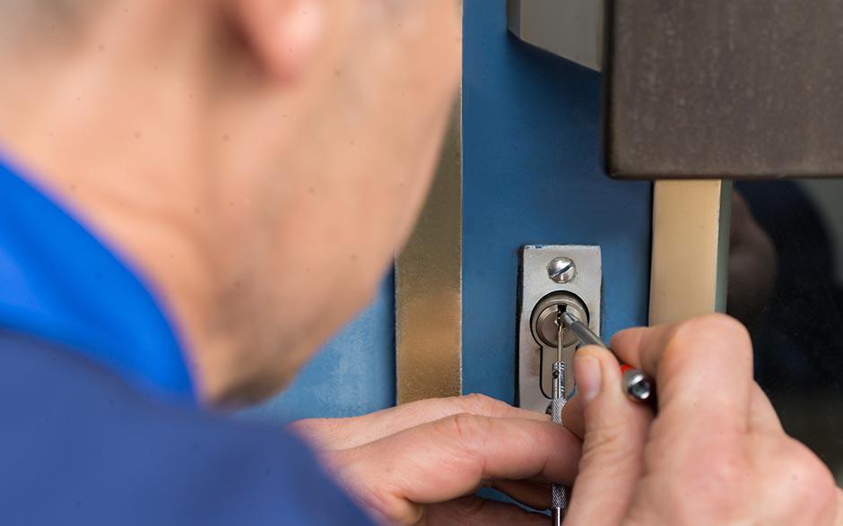 ouverture de porte claquée serrurier Évry